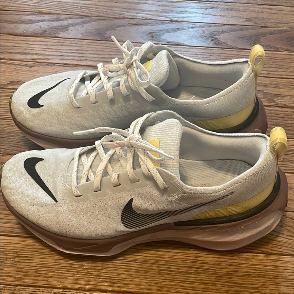 Nike White and Yellow Sneakers